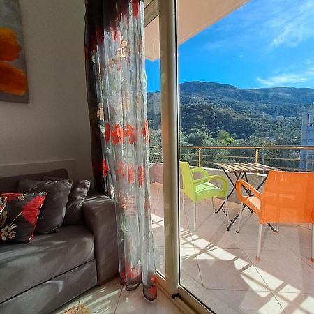 Flowers & Green 2 Bedrooms Apartment & Box Garage Vlorë Εξωτερικό φωτογραφία