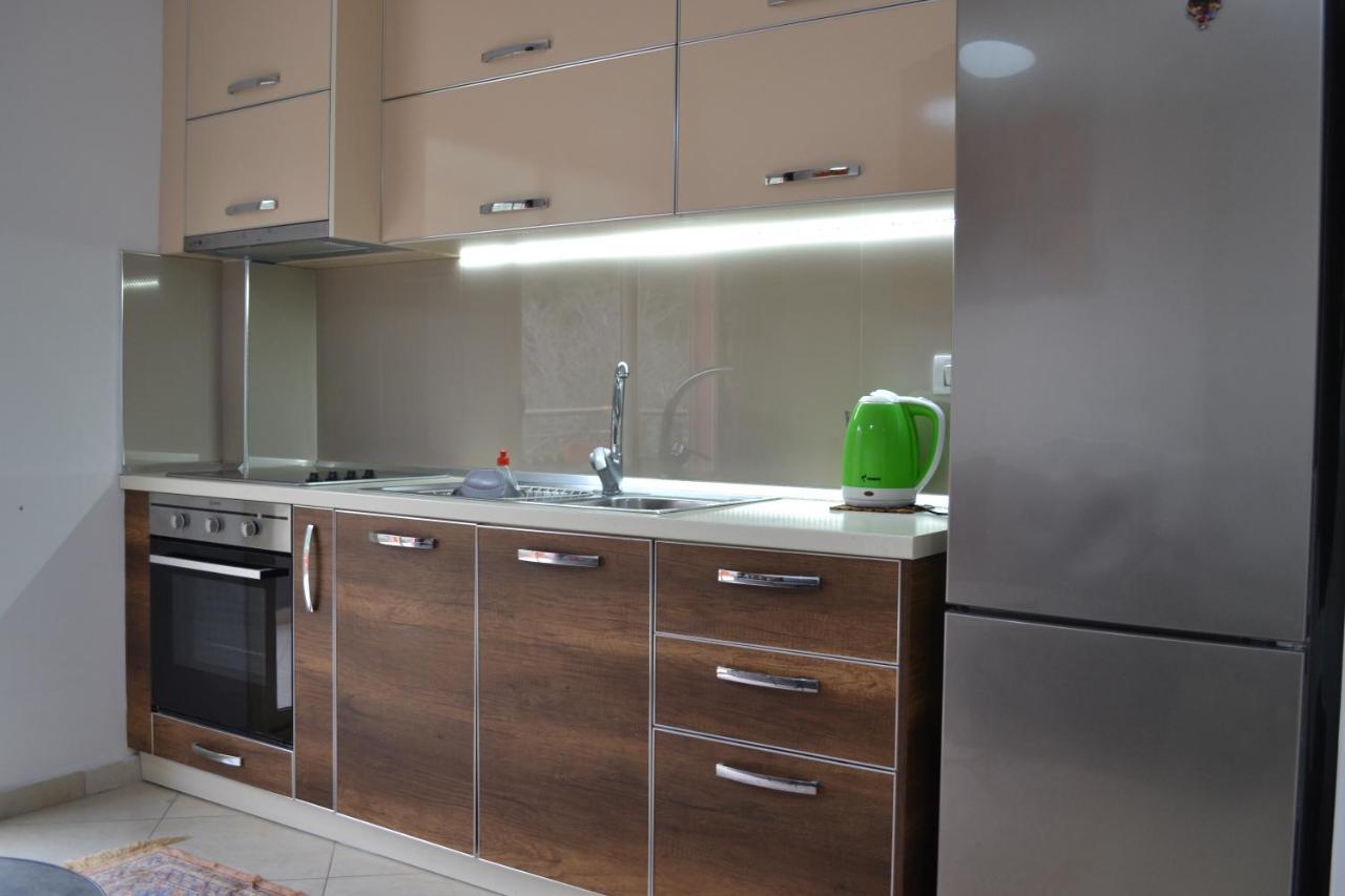 Flowers & Green 2 Bedrooms Apartment & Box Garage Vlorë Εξωτερικό φωτογραφία