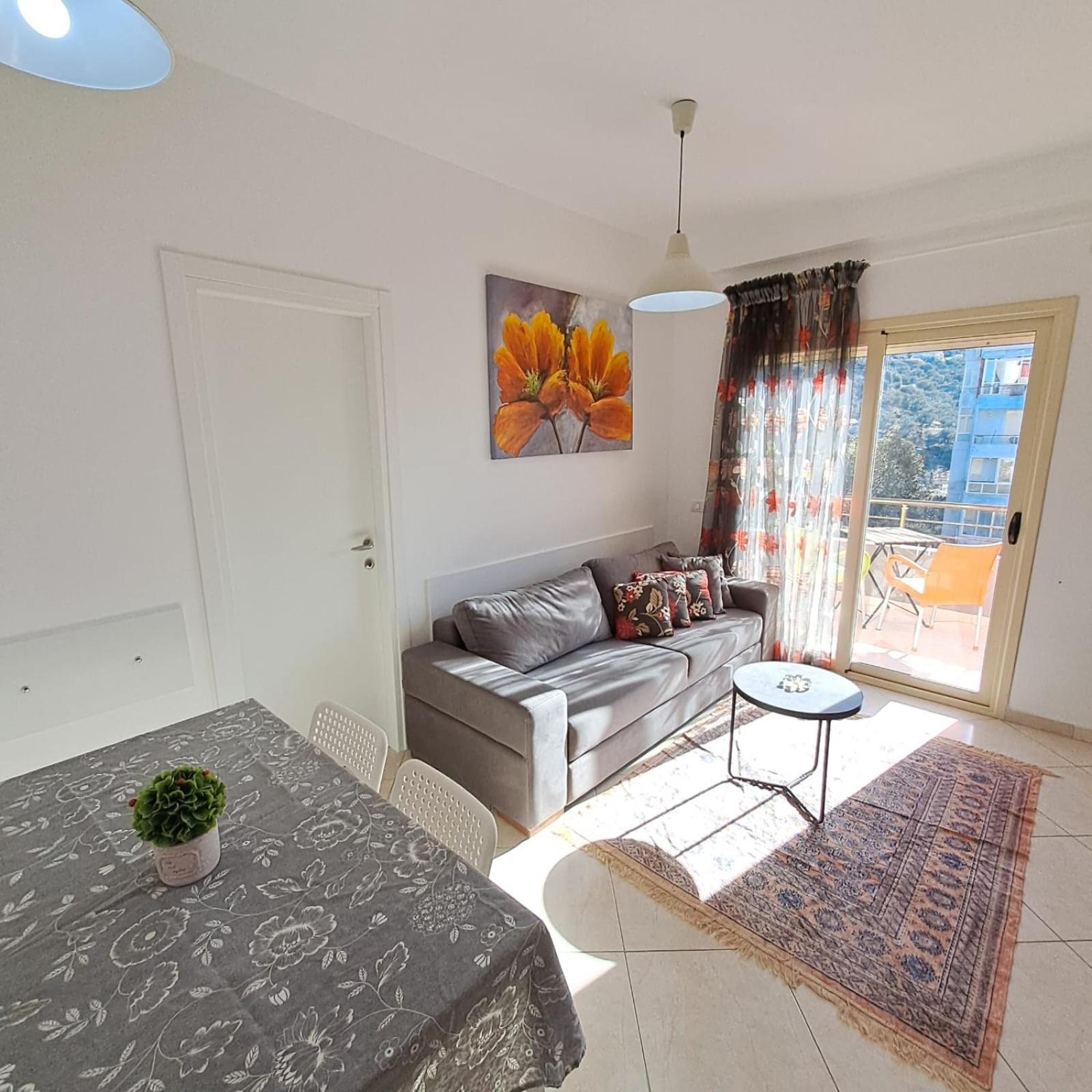 Flowers & Green 2 Bedrooms Apartment & Box Garage Vlorë Εξωτερικό φωτογραφία